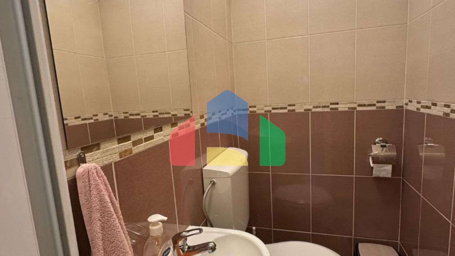 Просторный дом и апартаменты для аренды в Сутоморе.