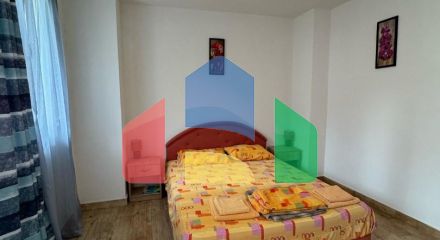 Просторный дом и апартаменты для аренды в Сутоморе.