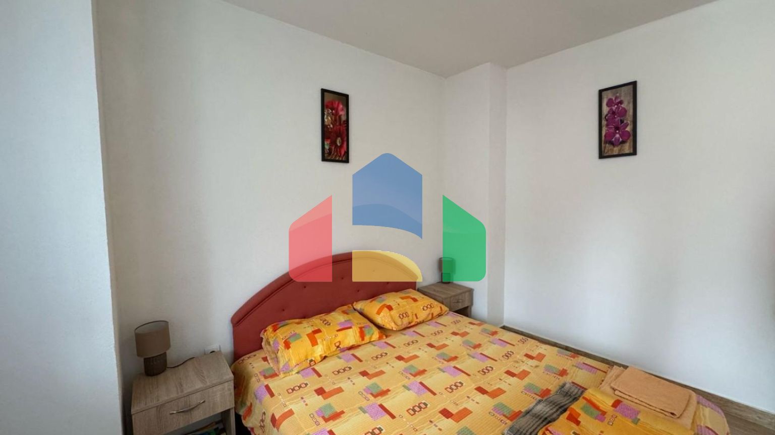 Просторный дом и апартаменты для аренды в Сутоморе.