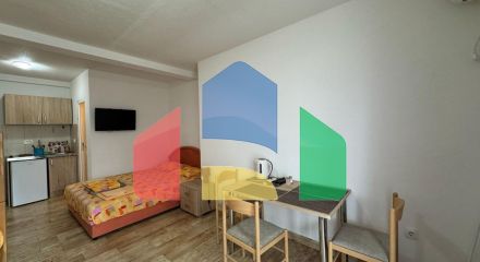 Просторный дом и апартаменты для аренды в Сутоморе.