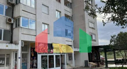 Продаётся квартира с одной спальней в Сутоморе