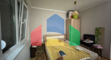 Продаётся этаж дома с двумя апартаментами в Сутоморе ниже магистрали