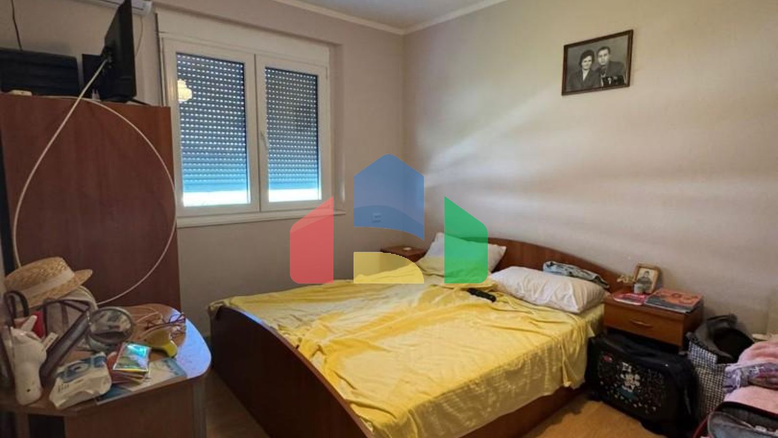 Продаётся этаж дома с двумя апартаментами в Сутоморе ниже магистрали