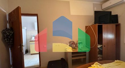 Продаётся этаж дома с двумя апартаментами в Сутоморе ниже магистрали