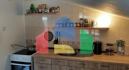 Квартира с двумя спальнями и тремя террасами ниже магистрали в Сутоморе