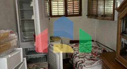 Small house with a plot in Sutomore