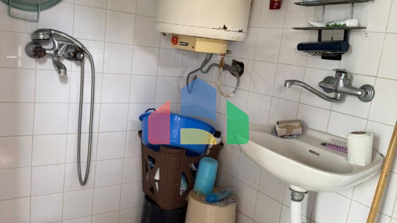 Небольшой дом с участком в Сутоморе