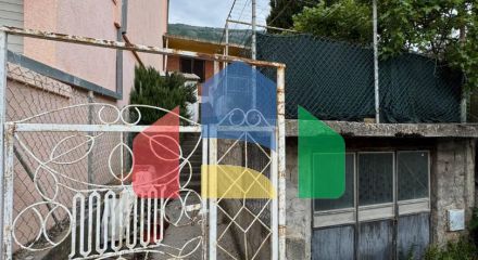 Небольшой дом с участком в Сутоморе