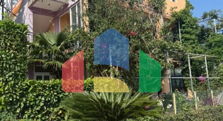 Продаётся дом с крытым бассейном в Сутоморе