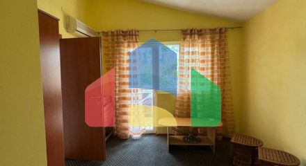Продаётся дом с крытым бассейном в Сутоморе
