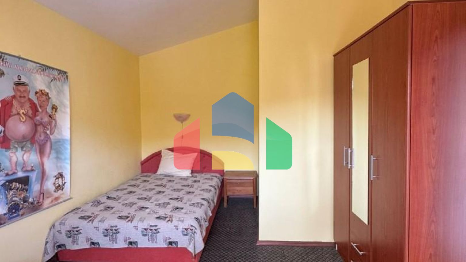 Продаётся дом с крытым бассейном в Сутоморе