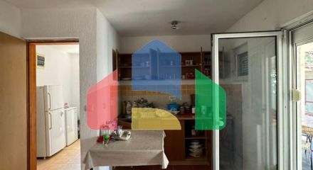 Недорогой двухэтажный дом с видом на море в Сутоморе