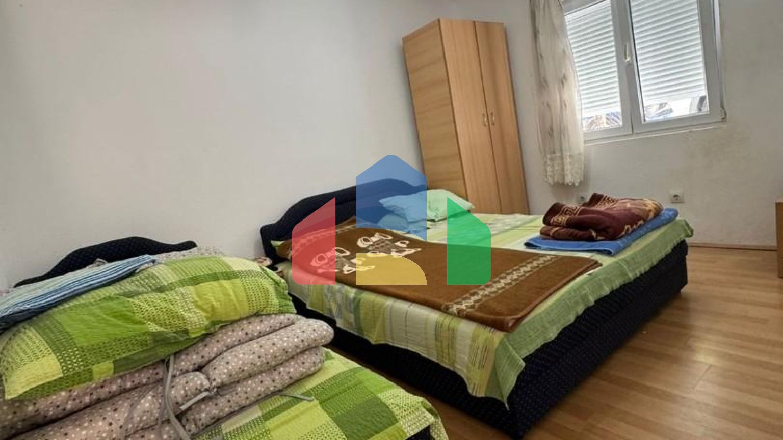 Недорогой двухэтажный дом с видом на море в Сутоморе