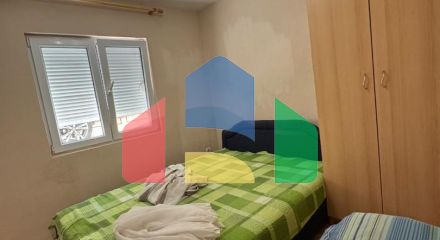 Недорогой двухэтажный дом с видом на море в Сутоморе