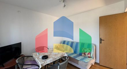 Недорогой двухэтажный дом с видом на море в Сутоморе