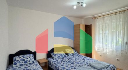 Недорогой двухэтажный дом с видом на море в Сутоморе