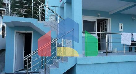 Трёхэтажный дом в живописном горном районе Сутоморе