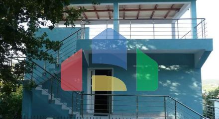 Трёхэтажный дом в живописном горном районе Сутоморе