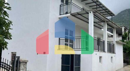 Modern house by the sea in Sutomore
