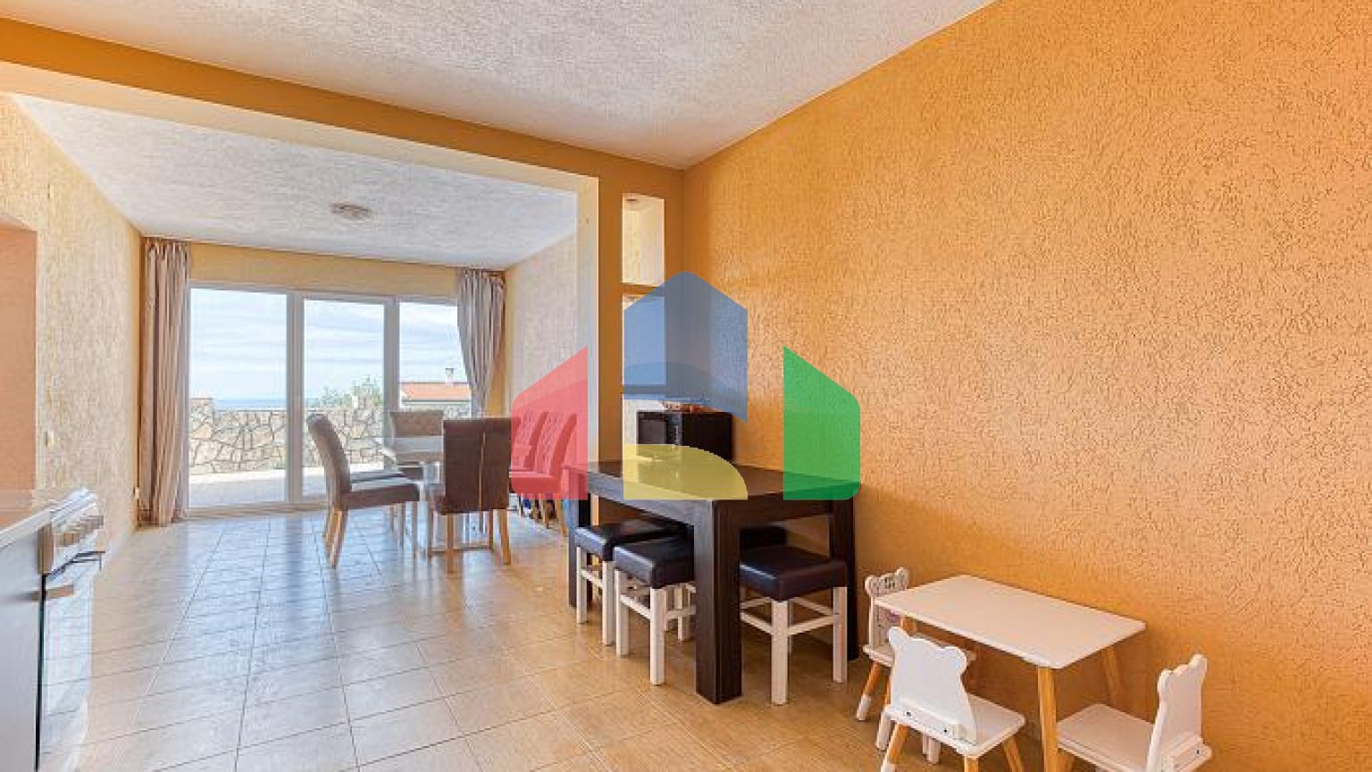 Дом в Сутоморе с панорамным видом на море 140 м2