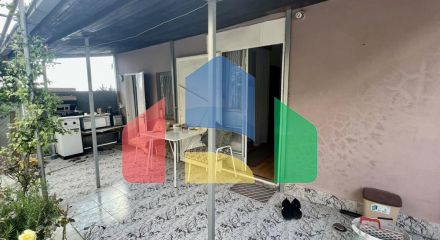 Легальный одноэтажный дом с видом на горы в Сутоморе