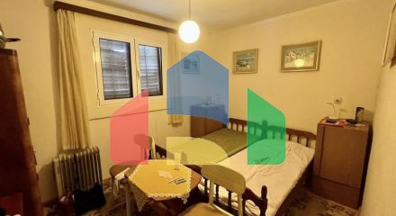 Легальный одноэтажный дом с видом на горы в Сутоморе