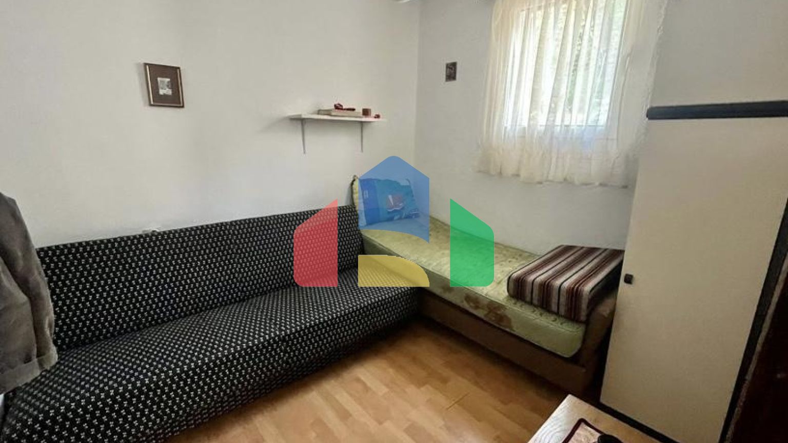 Легальный одноэтажный дом с видом на горы в Сутоморе