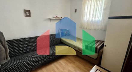 Легальный одноэтажный дом с видом на горы в Сутоморе