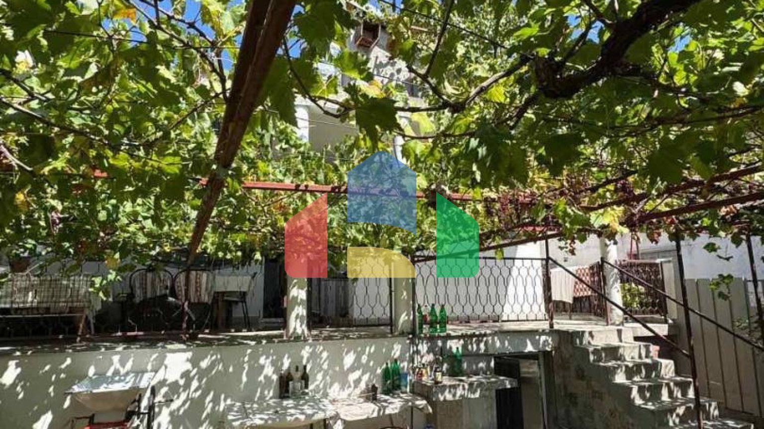 Одноэтажный легальный дом в Сутоморе  с участком