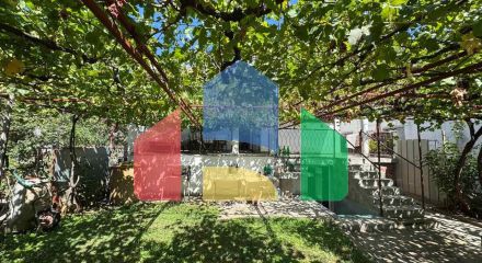 Одноэтажный легальный дом в Сутоморе  с участком