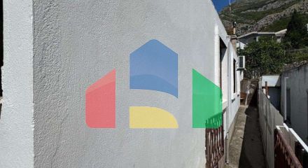 Одноэтажный легальный дом в Сутоморе  с участком