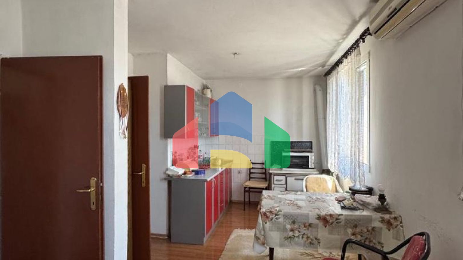 Одноэтажный легальный дом в Сутоморе  с участком