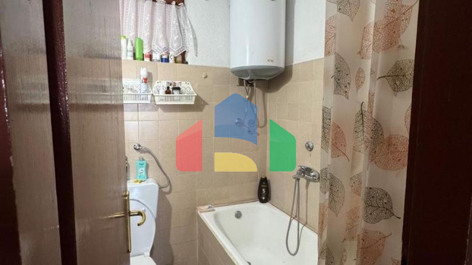 Одноэтажный легальный дом в Сутоморе  с участком