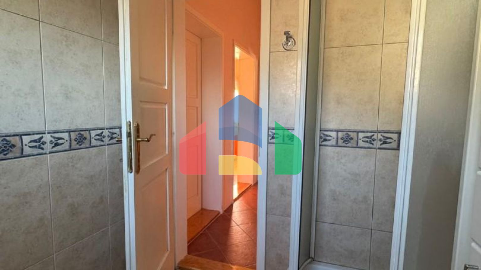 Продаётся двухэтажный уютный дом в Сутоморе