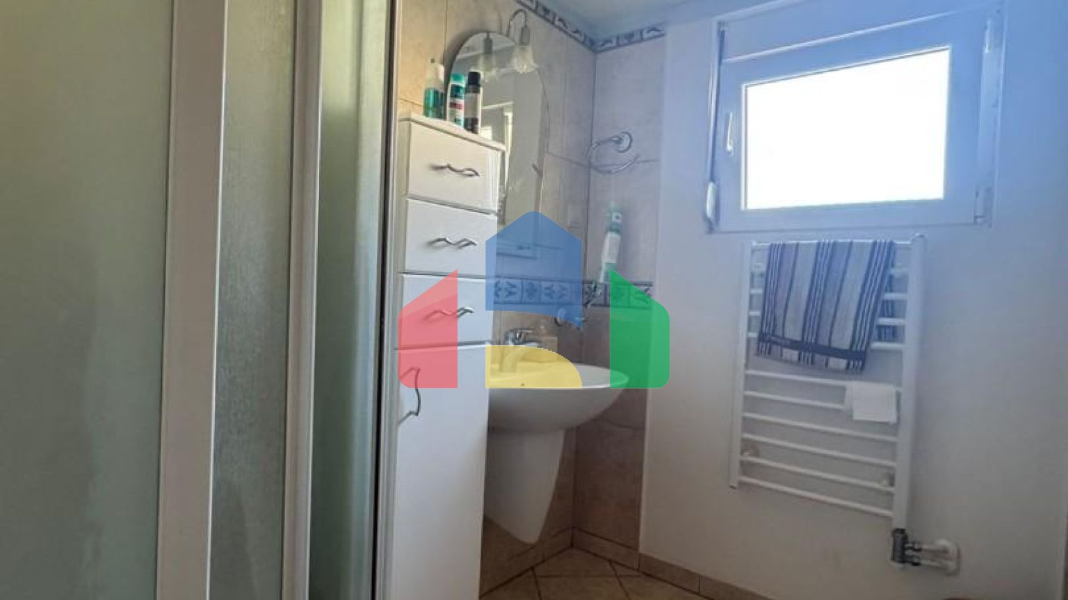 Продаётся двухэтажный уютный дом в Сутоморе