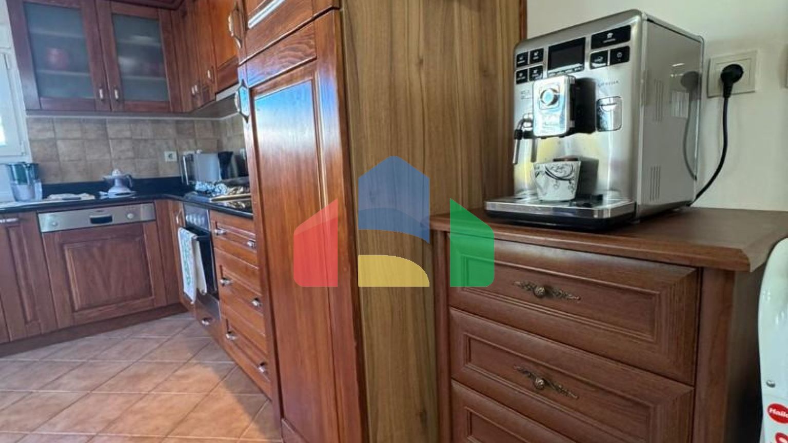 Продаётся двухэтажный уютный дом в Сутоморе