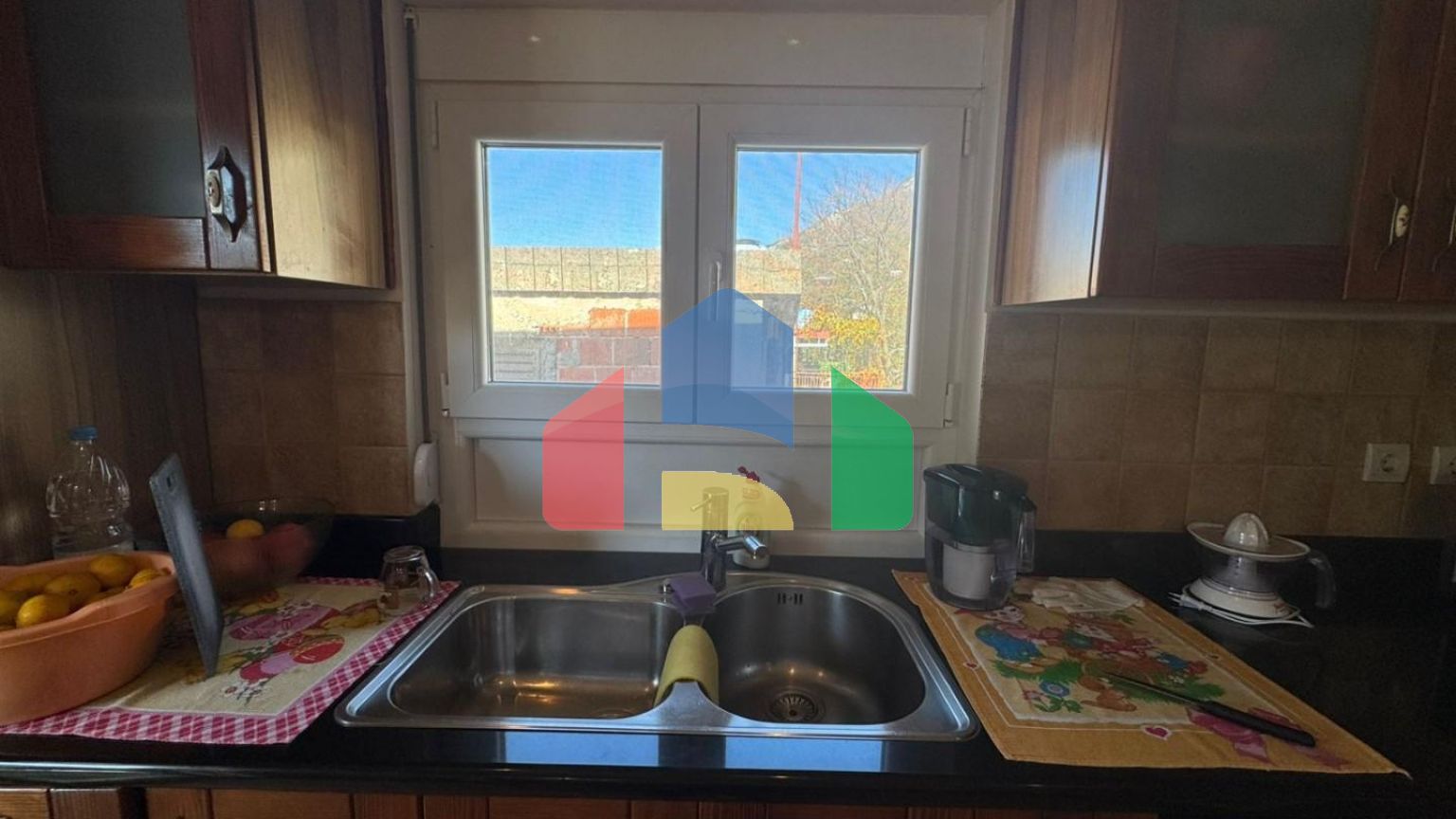 Продаётся двухэтажный уютный дом в Сутоморе