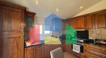 Продаётся двухэтажный уютный дом в Сутоморе