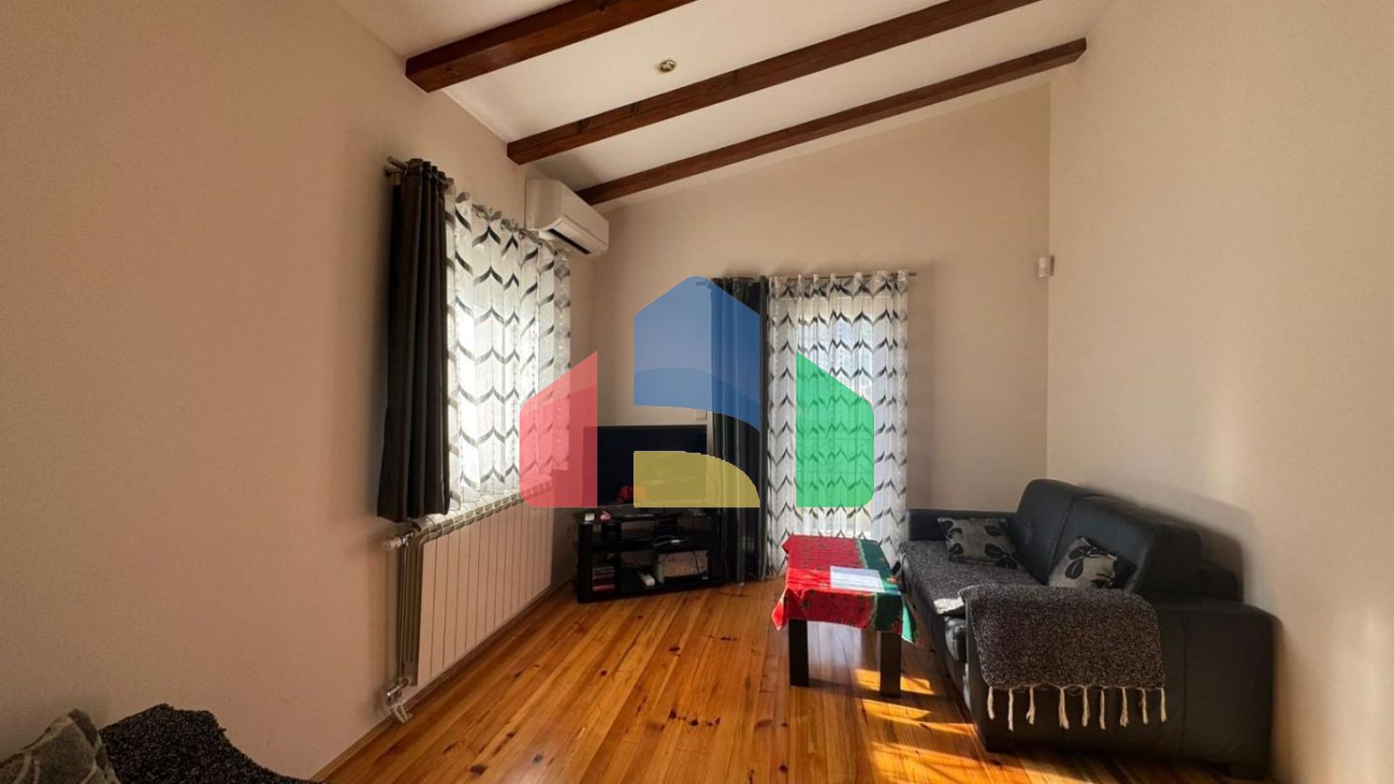 Продаётся двухэтажный уютный дом в Сутоморе