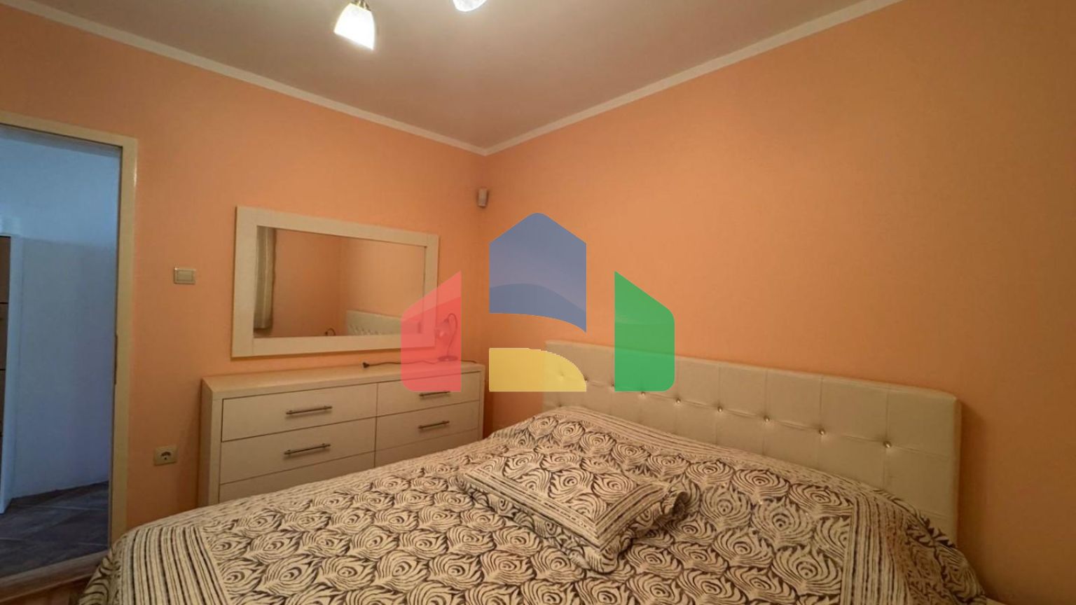 Продаётся двухэтажный уютный дом в Сутоморе