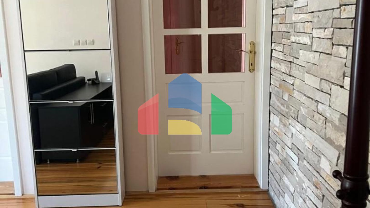 Продаётся двухэтажный уютный дом в Сутоморе