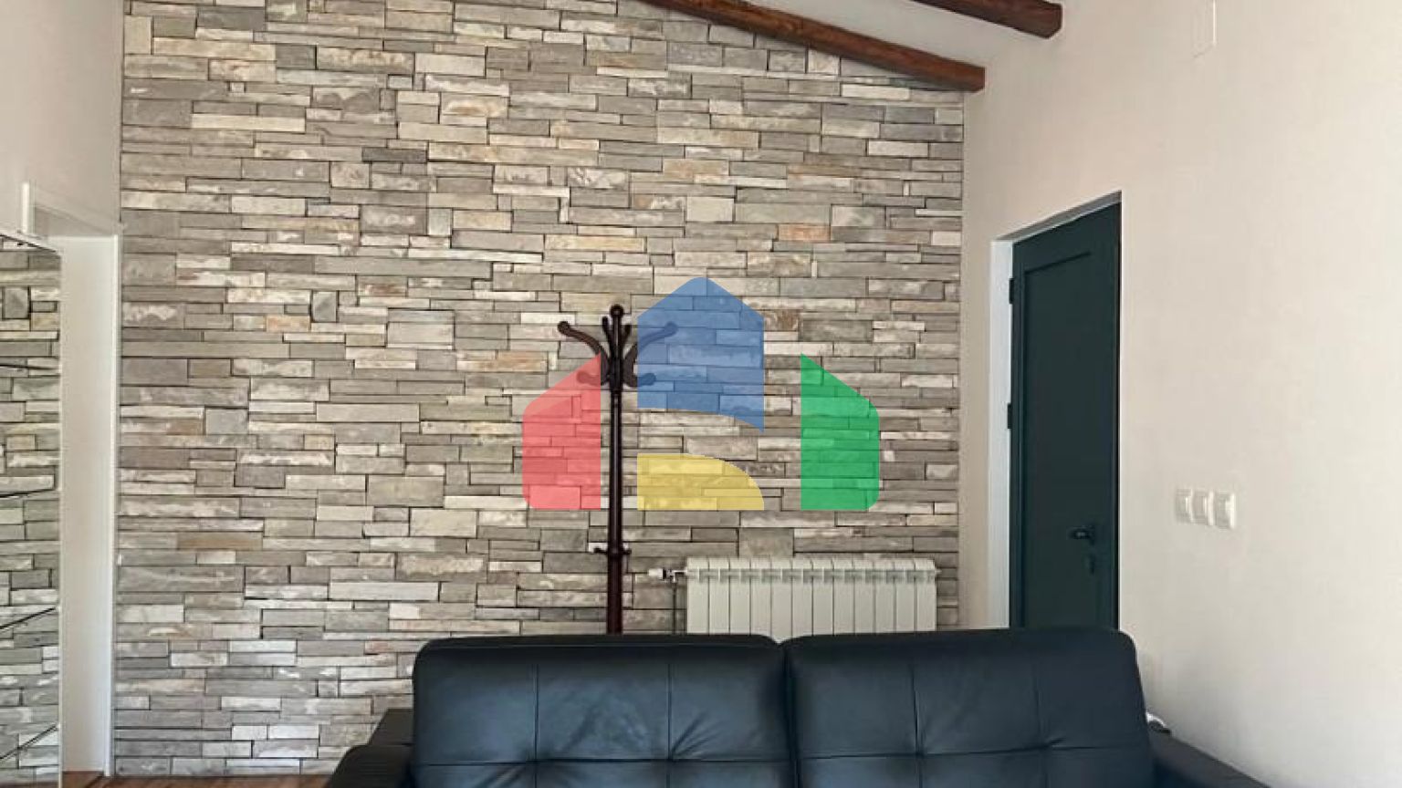 Продаётся двухэтажный уютный дом в Сутоморе