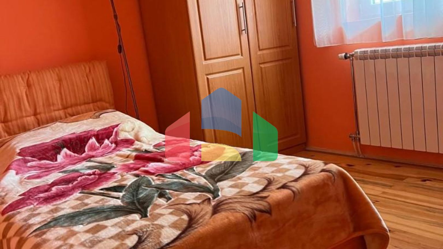 Продаётся двухэтажный уютный дом в Сутоморе