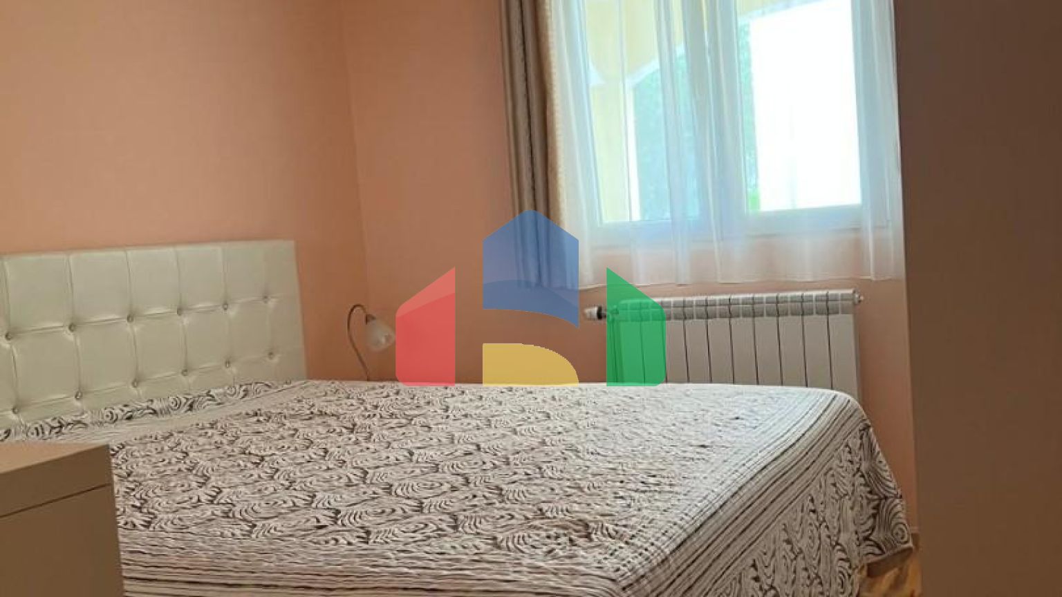 Продаётся двухэтажный уютный дом в Сутоморе