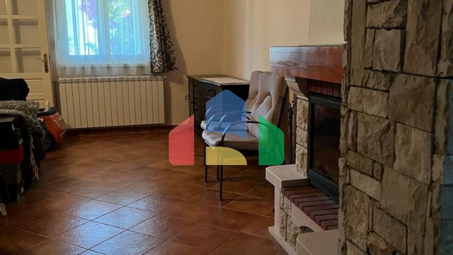 Продаётся двухэтажный уютный дом в Сутоморе