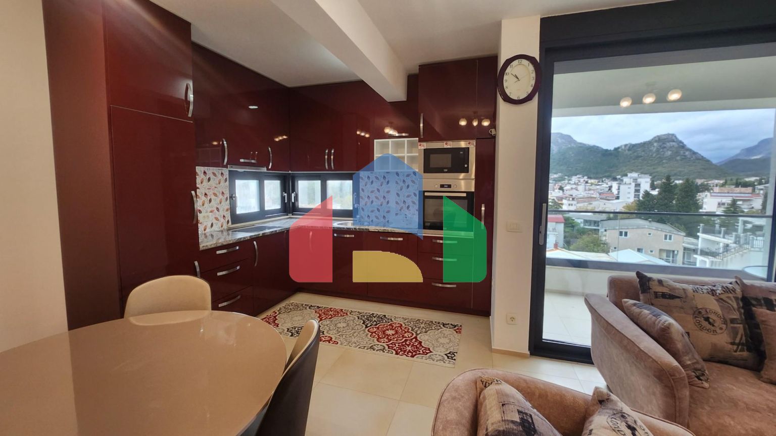 Квартира в новом доме в центре Сутоморе, 52 м2