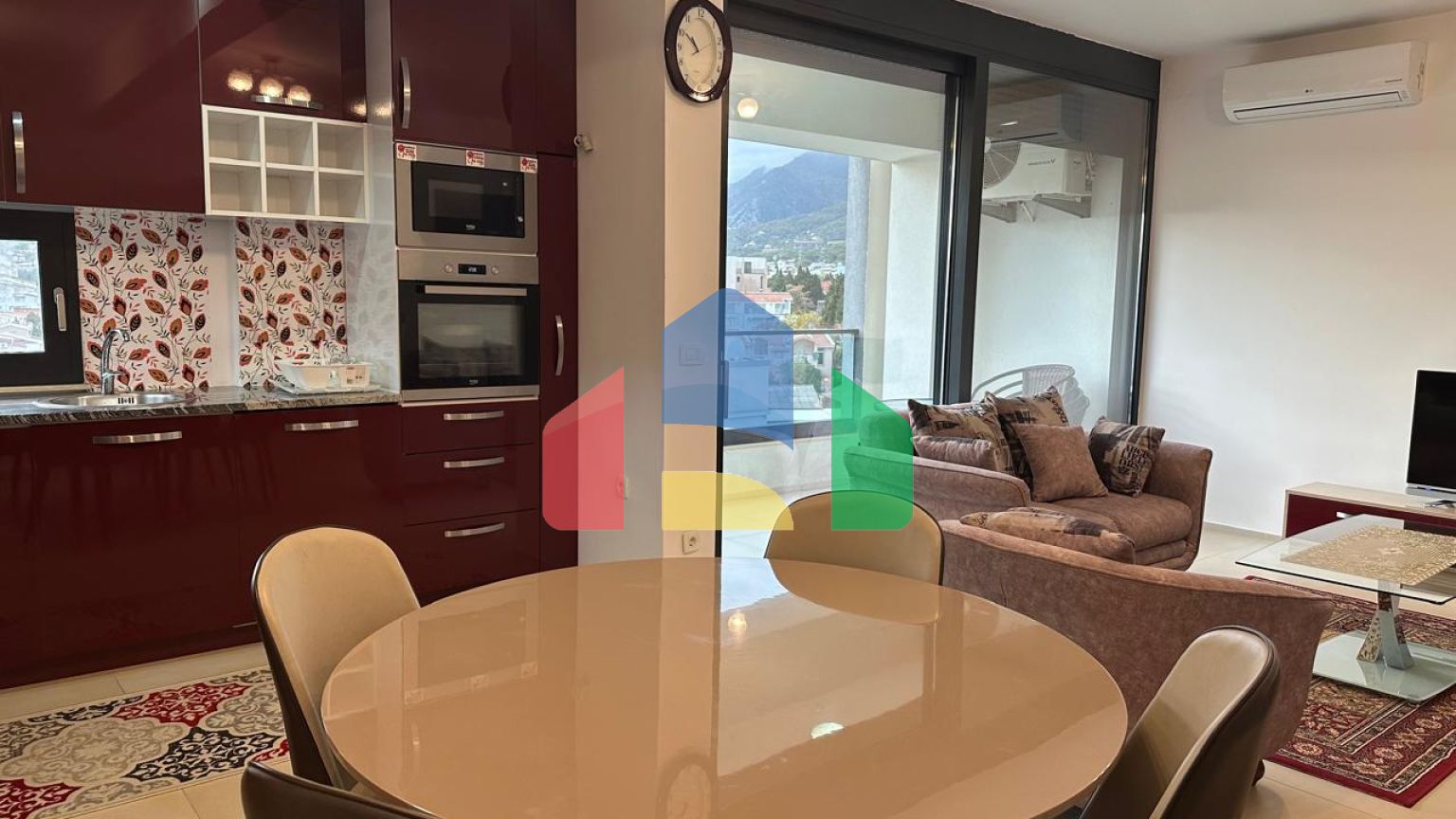 Квартира в новом доме в центре Сутоморе, 52 м2