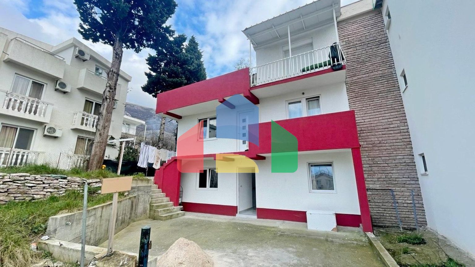 Продажа дома в Сутоморе ниже магистрали 190.000 евро