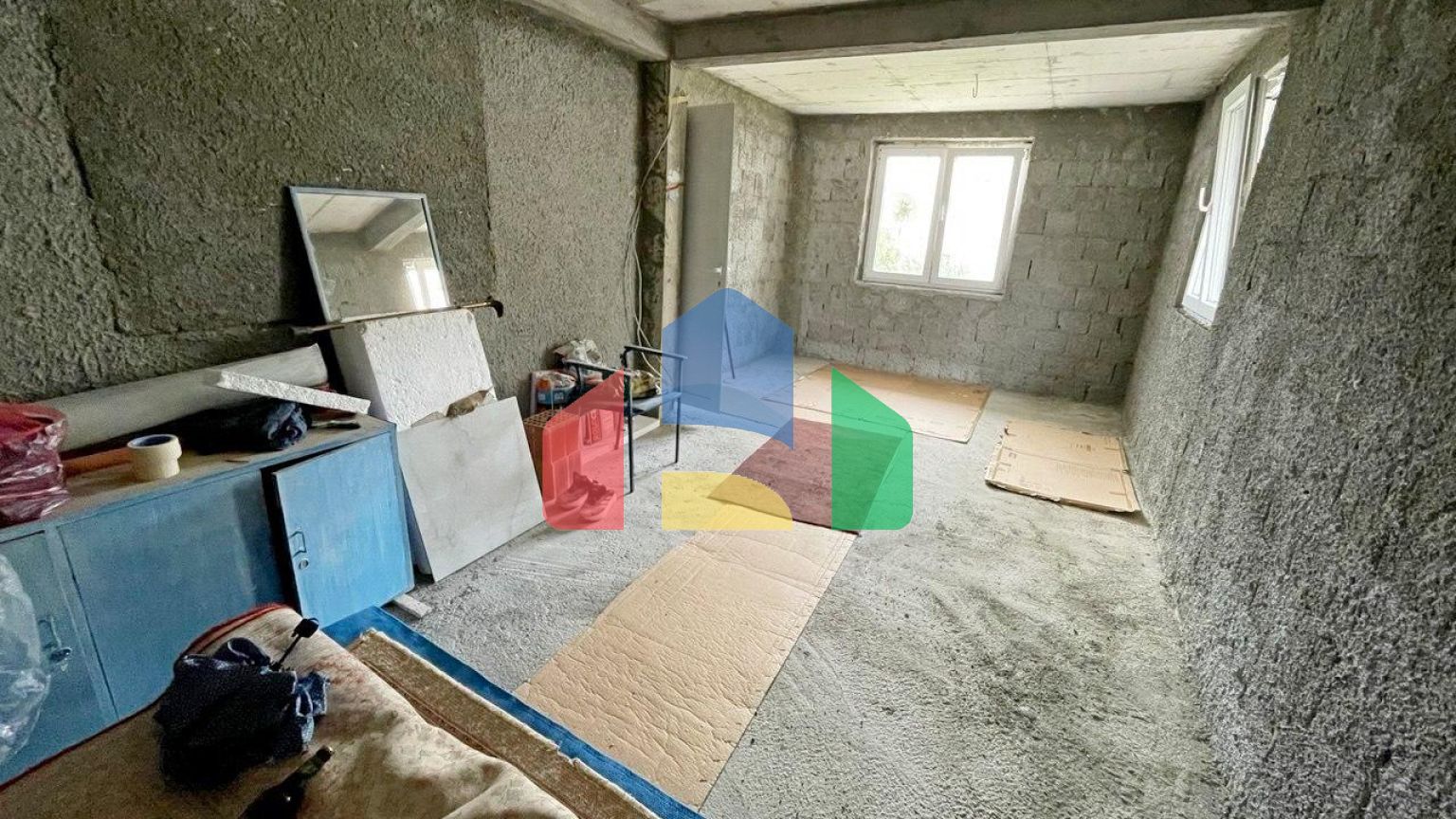 Продажа дома в Сутоморе ниже магистрали 190.000 евро