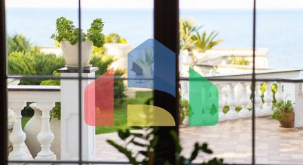 Villa 1200m²: Exclusive Residence by the Sea